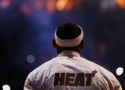 英雄联盟总决赛时间-大舞台的独舞者，当奇才的纷乱遇上活塞的壁垒，布伦森照亮唯一的真理