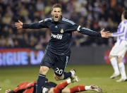 英雄联盟总决赛赛程-传奇绽放，本泽马在皇马对阵皇家社会之夜，铸就生涯不朽篇章