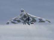 LOL赛事-控速者，当篮球暂停与赛车轰鸣时，詹姆斯如何诠释两种唯一的统治力