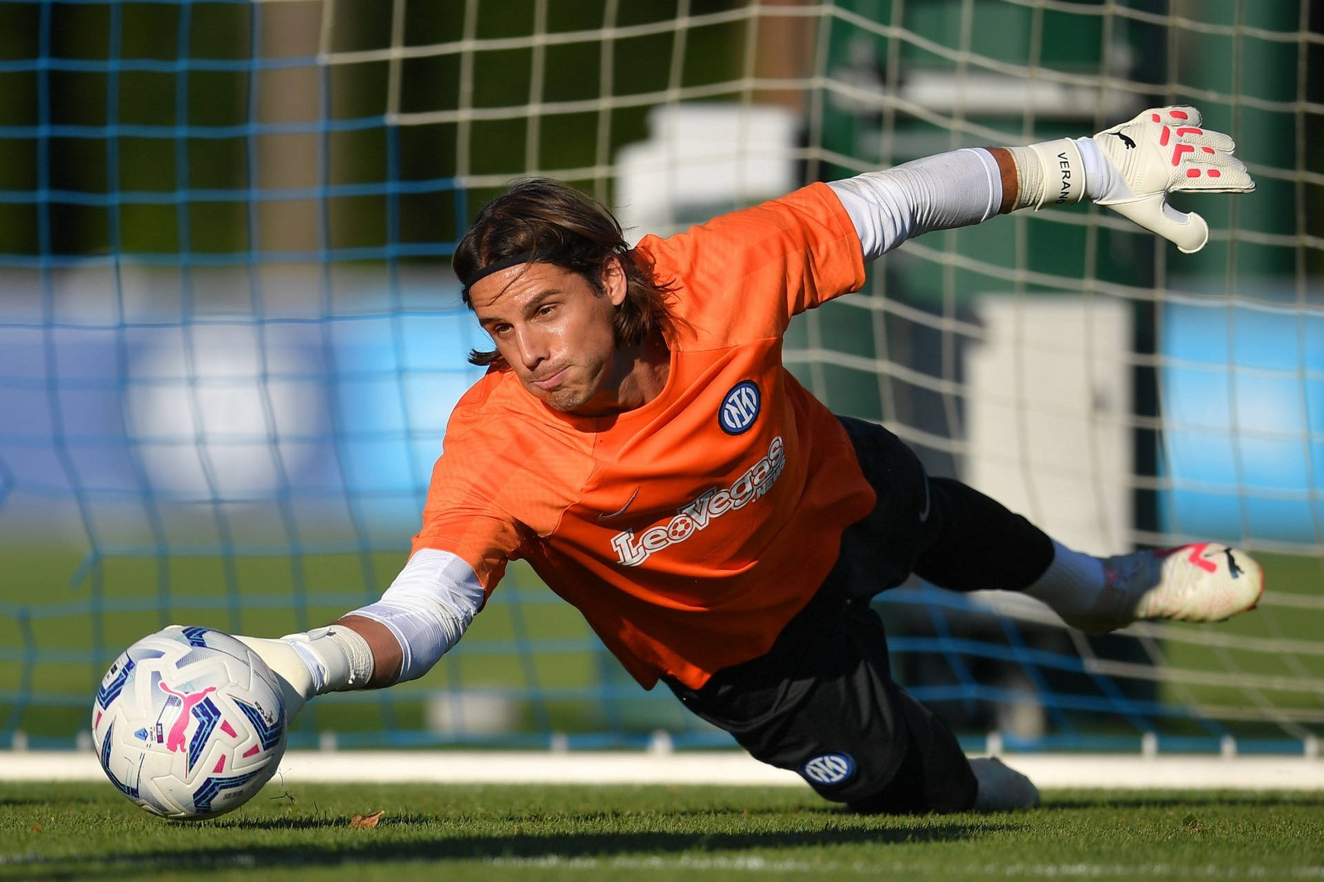 关于热那亚球员受伤频繁，阵容吃紧的信息