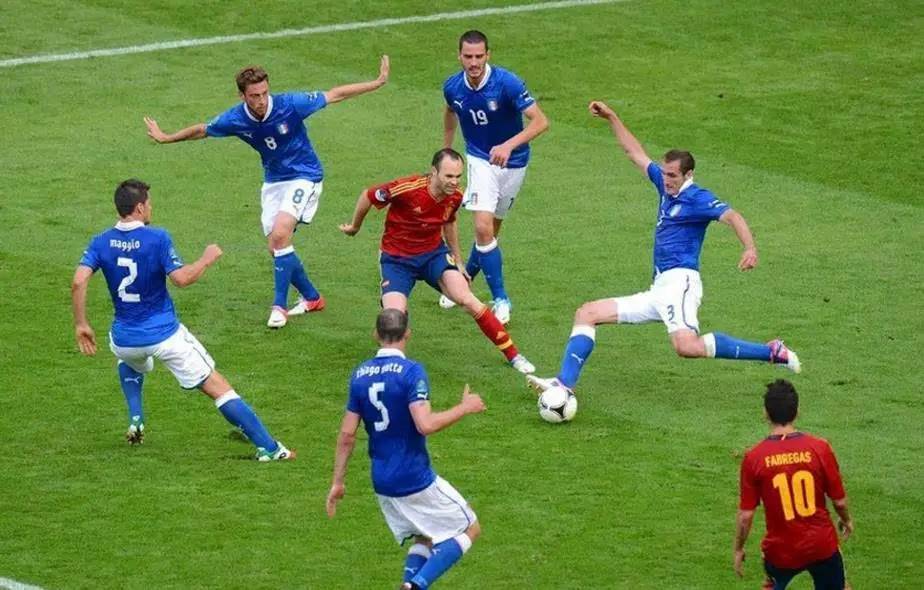 关于意大利惊险击败荷兰，晋级欧洲杯四强的信息