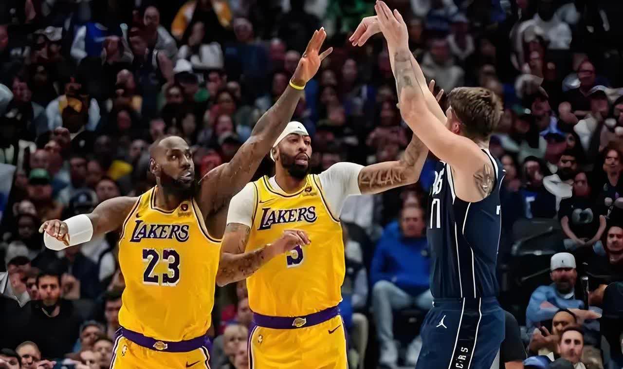 爵士队长领衔球队备战,气势如虹展示强大实力的简单介绍 爵士队长领衔球队备战,气势如虹展示强大实力的简单介绍