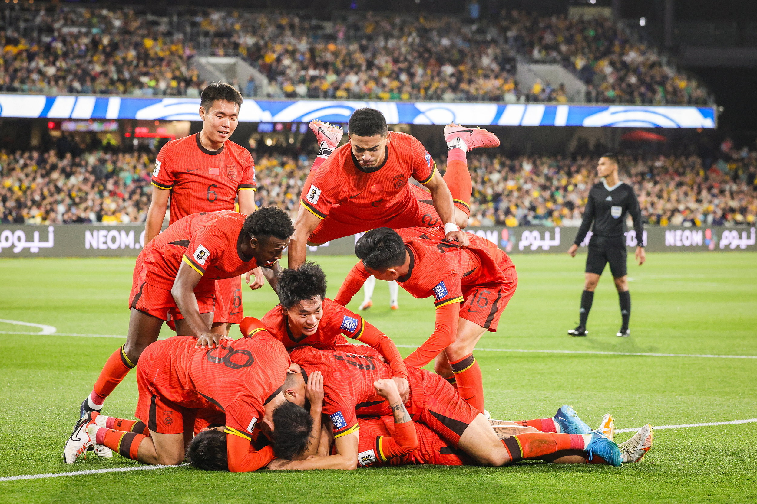 印度队完胜丹麦队,李梓嘉点燃赛场 印度队完胜丹麦队,李梓嘉点燃赛场