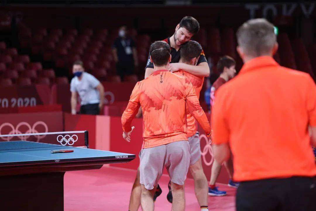 德国队碾压中国队,张继科关键制胜 德国队碾压中国队,张继科关键制胜