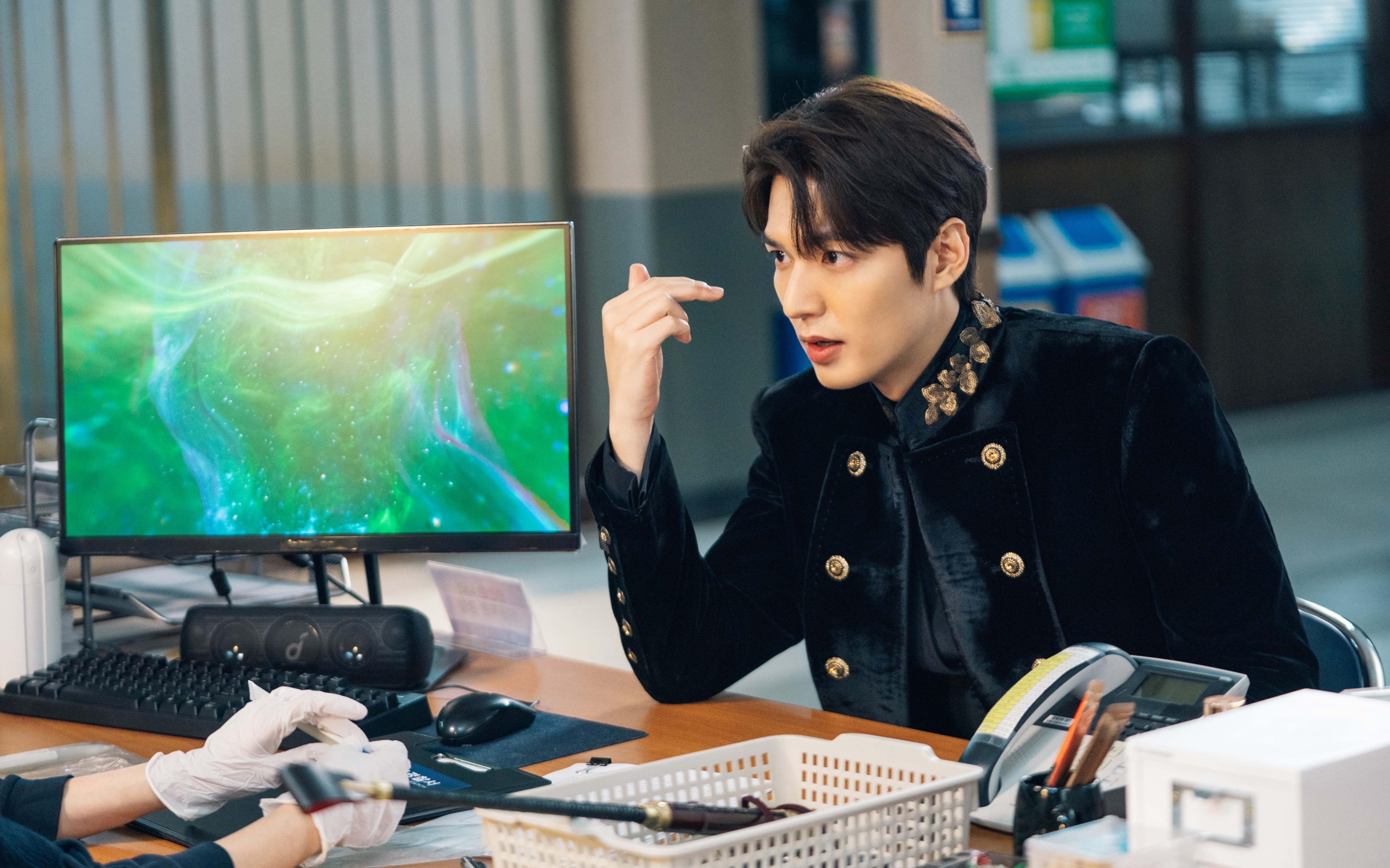 撕裂黑暗的制胜一球,孔德在总决赛之夜重新定义价值