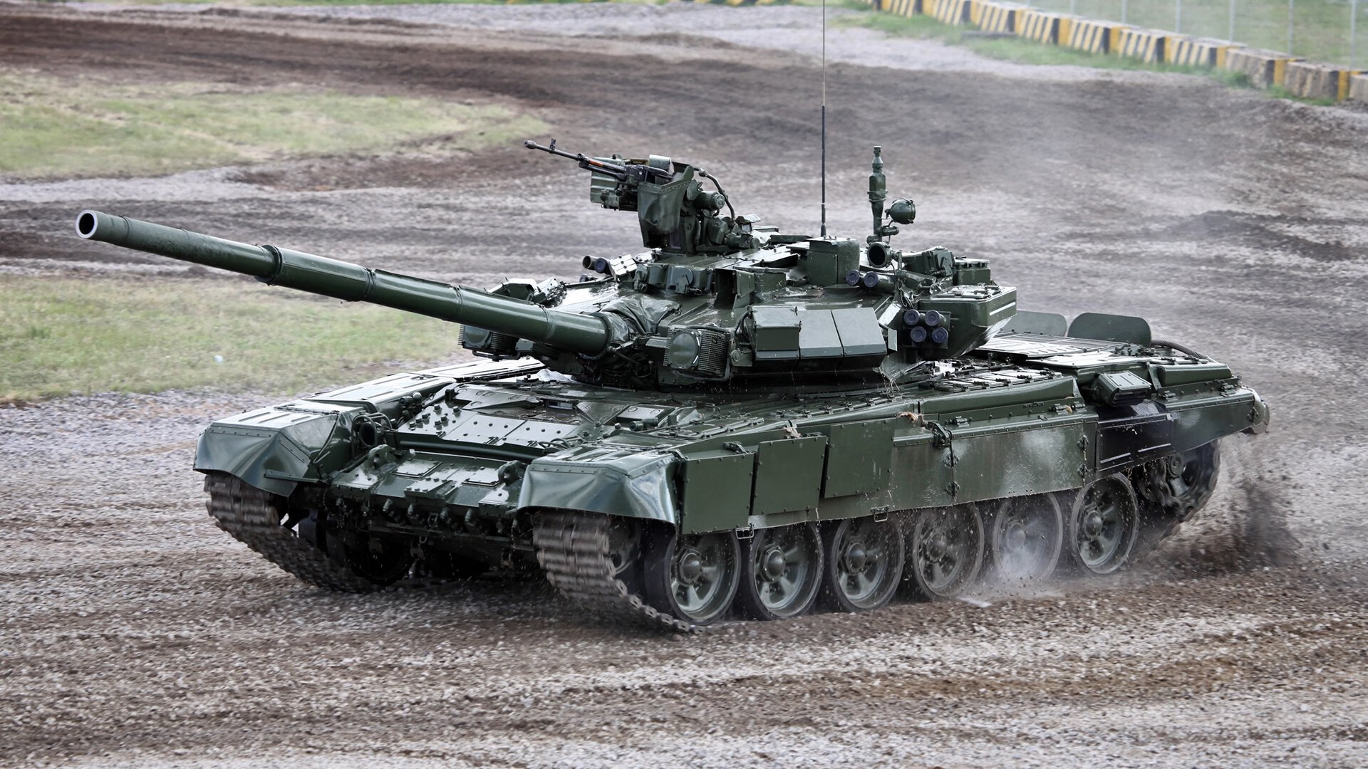 双线叙事,当F1引擎轰鸣遇见伦纳德的火热手感