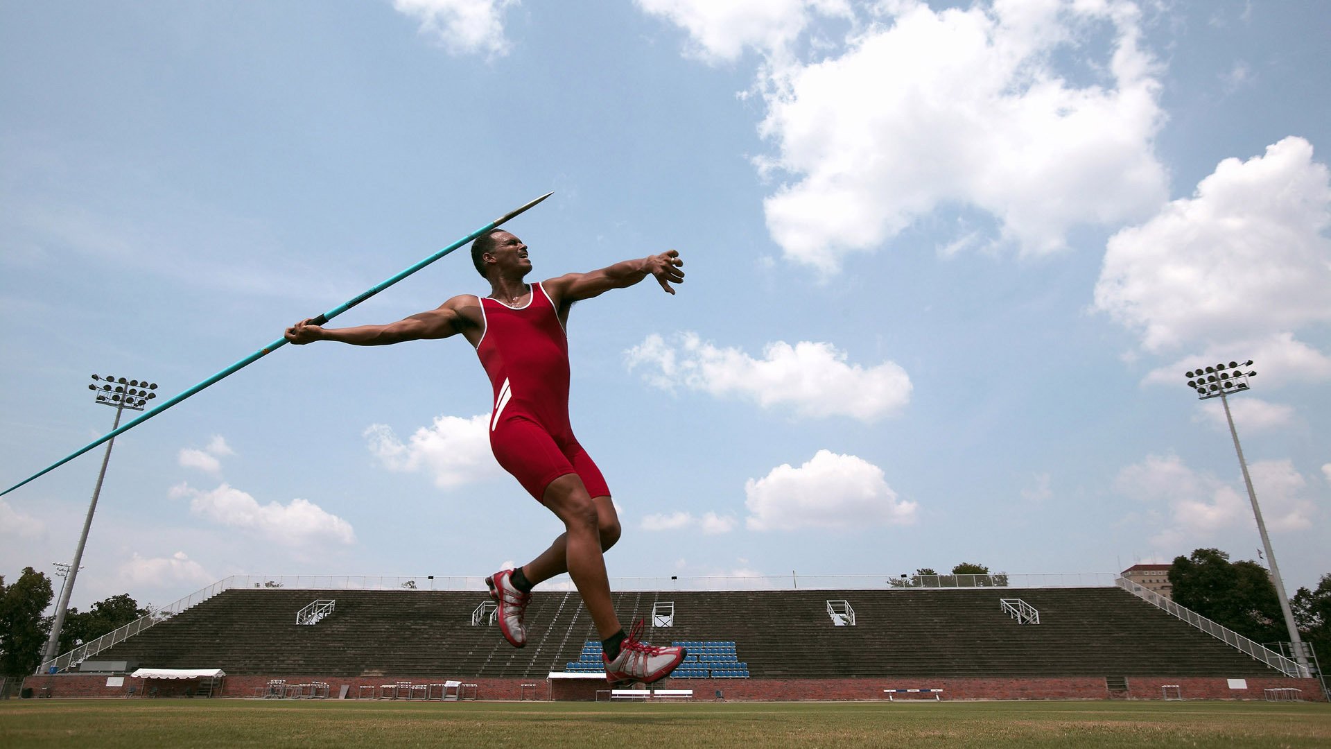 卡塔尔足球的崛起之路,蒂亚戈一锤定音,东道主完胜突尼斯彰显亚洲力量