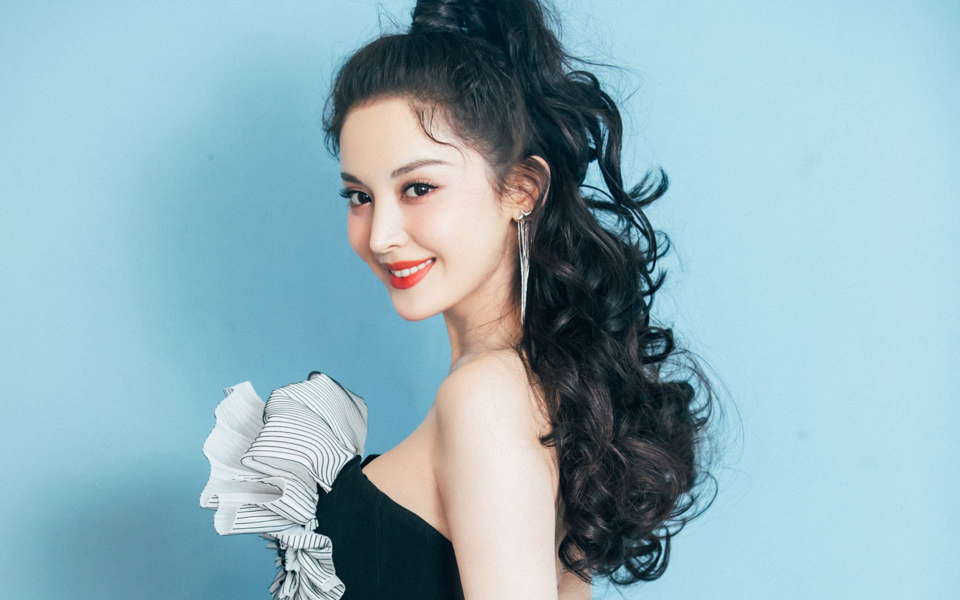 欧冠半决赛冷雨夜,射手座少年用满分答卷击碎宿命